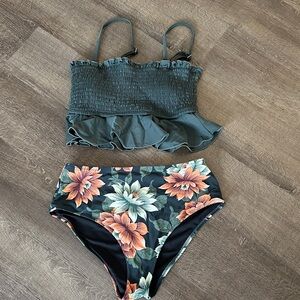 CUPSHE Floral Women’s Padded Swim Set